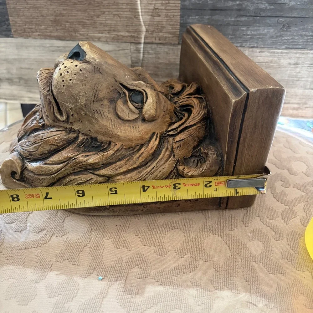 Telle M. Stein Lion Head Wall Bracket Shelf 2001 Stone Bunny Corbel Decor